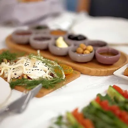 Moshinos Ayvalı